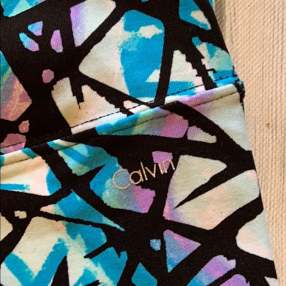 Calvin Klein Performance Capri Legging - Picture 4 of 11